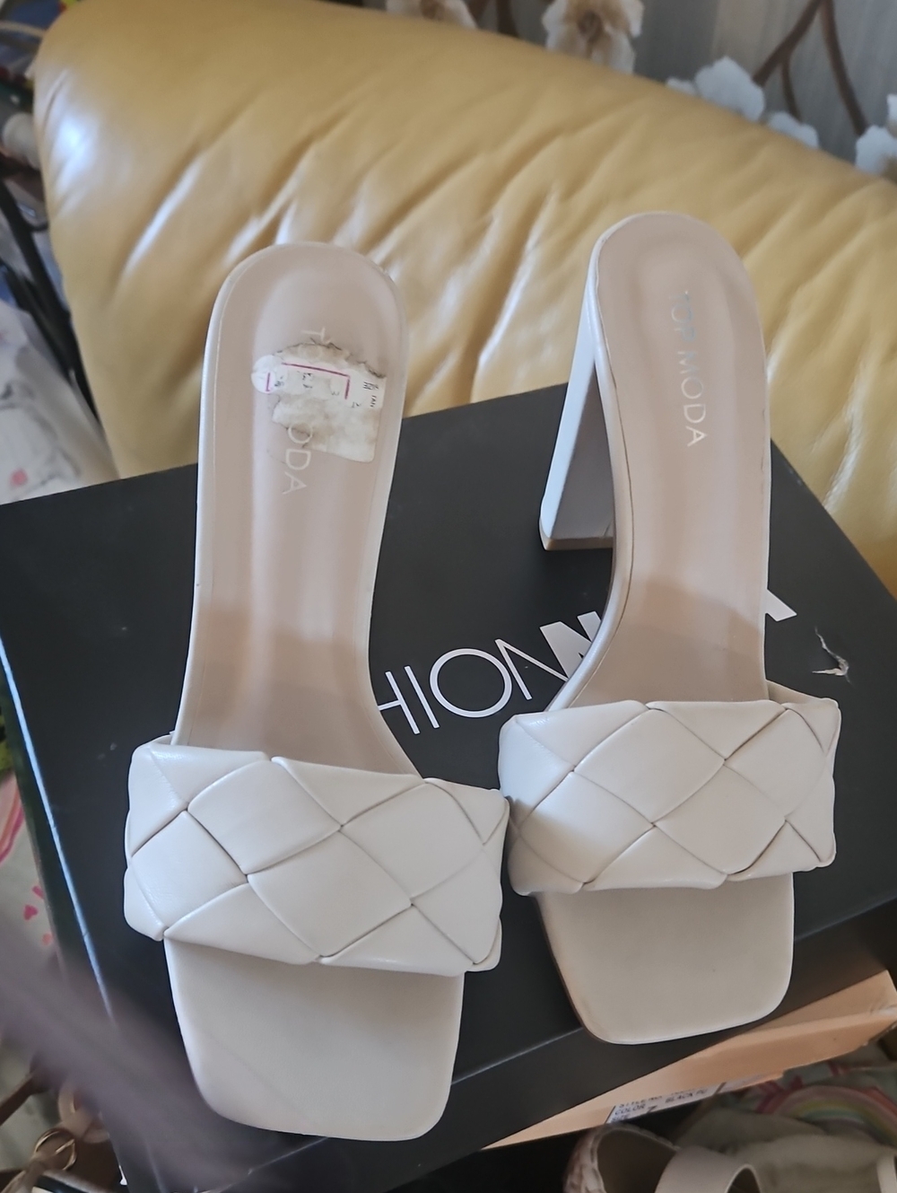 NWOB Top Moda Cream Woven Square-Toe Block Heel Mule Sandals - Size 8
